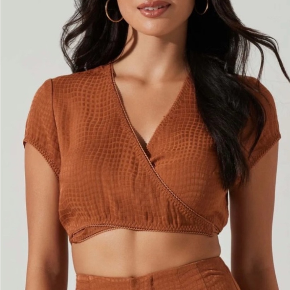 ASTR Brown/orange Wrap Crop Top small